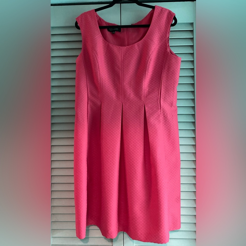 Black Label Pink Pleated Midi Dress Scoop Neck Sleeveless
